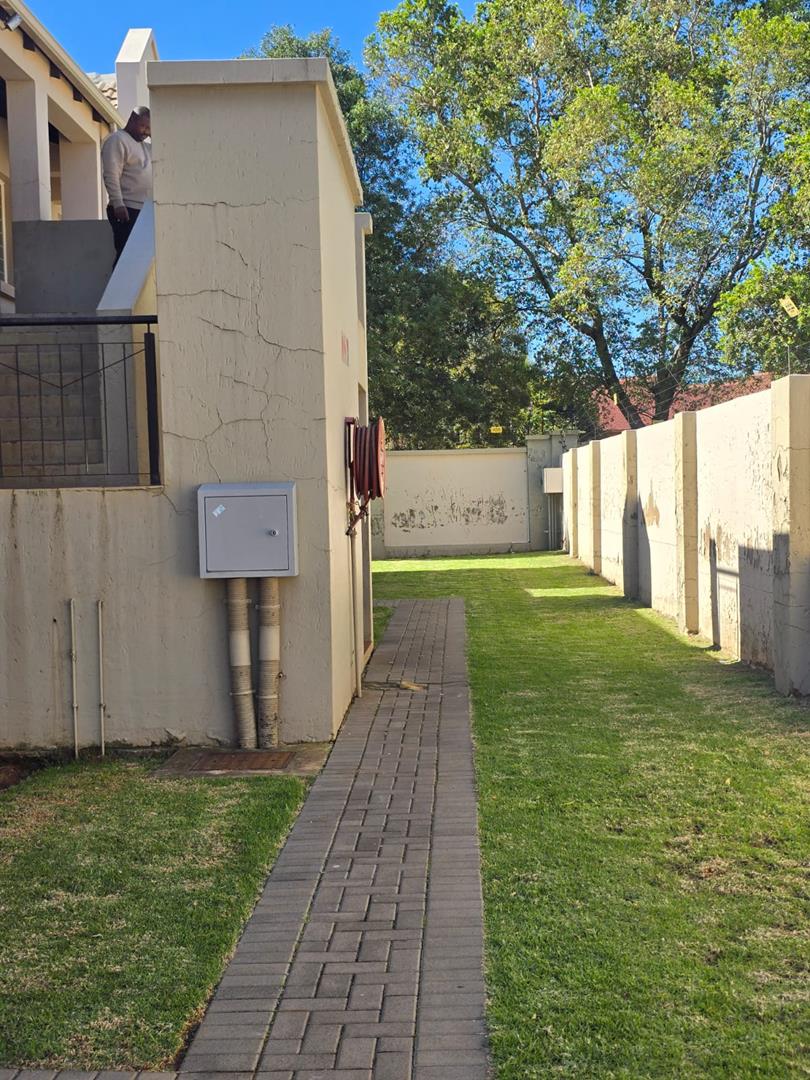 2 Bedroom Property for Sale in Klippoortje Gauteng