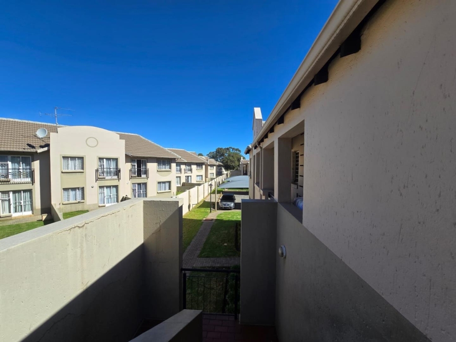 2 Bedroom Property for Sale in Klippoortje Gauteng