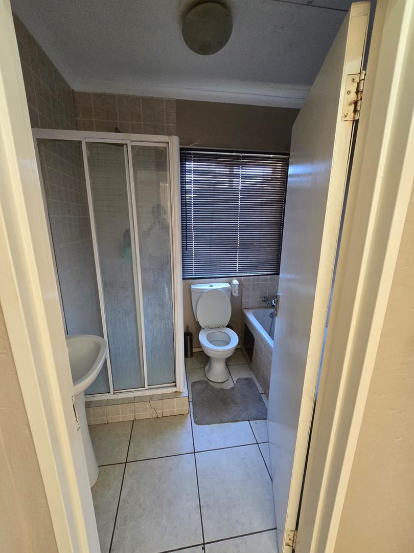 2 Bedroom Property for Sale in Klippoortje Gauteng