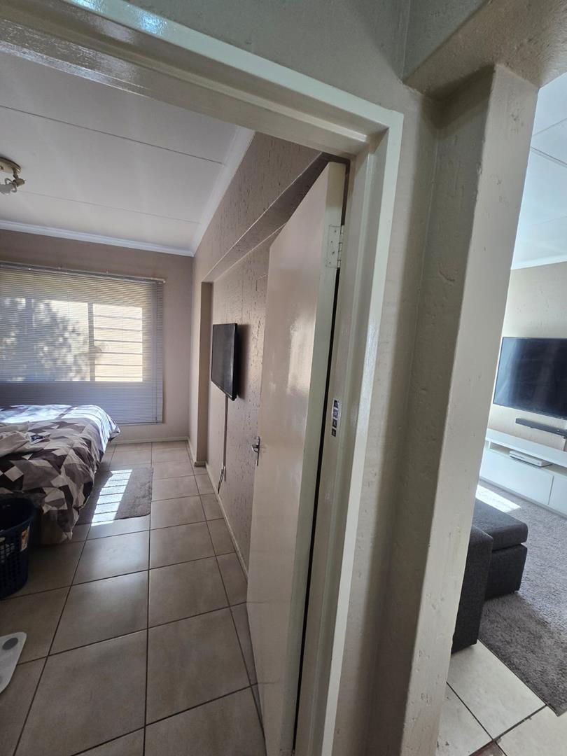 2 Bedroom Property for Sale in Klippoortje Gauteng