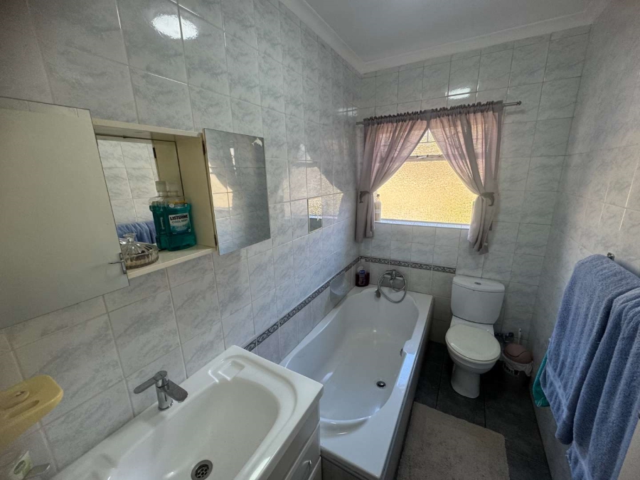 3 Bedroom Property for Sale in Verwoerdpark Gauteng