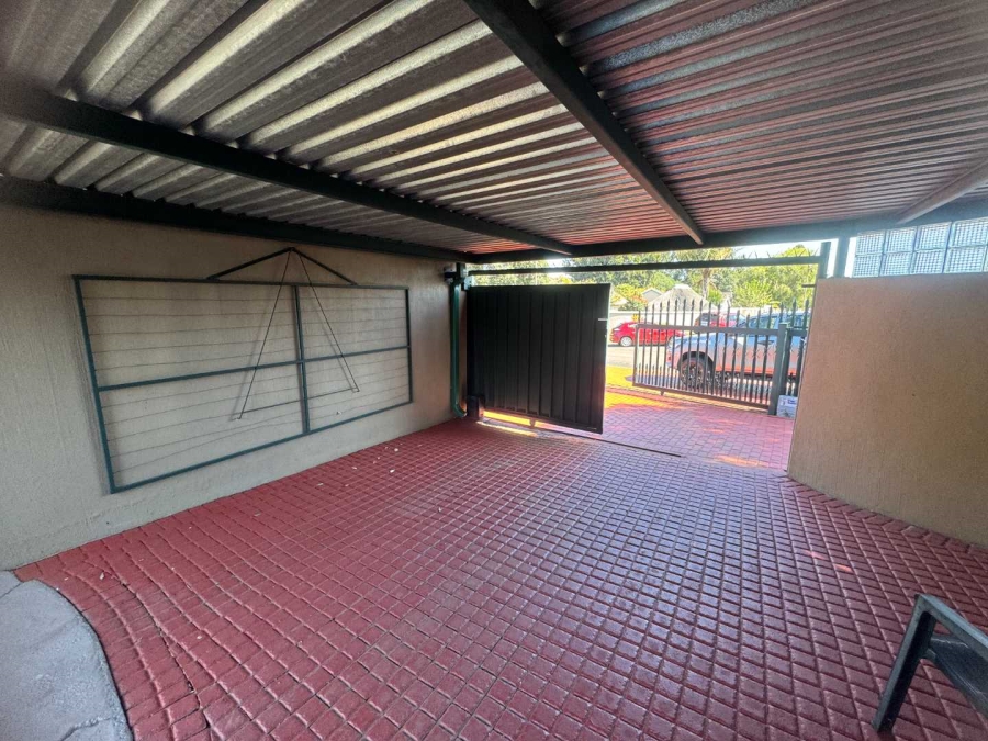 3 Bedroom Property for Sale in Verwoerdpark Gauteng