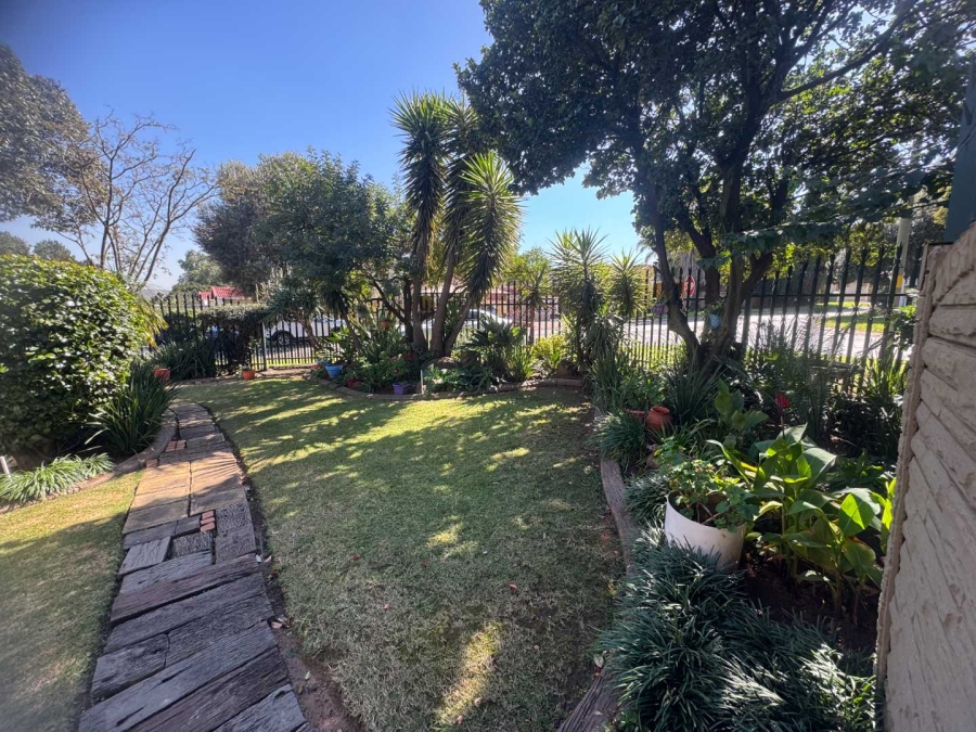 3 Bedroom Property for Sale in Verwoerdpark Gauteng