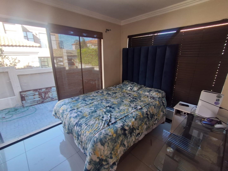 4 Bedroom Property for Sale in Bassonia Rock Gauteng