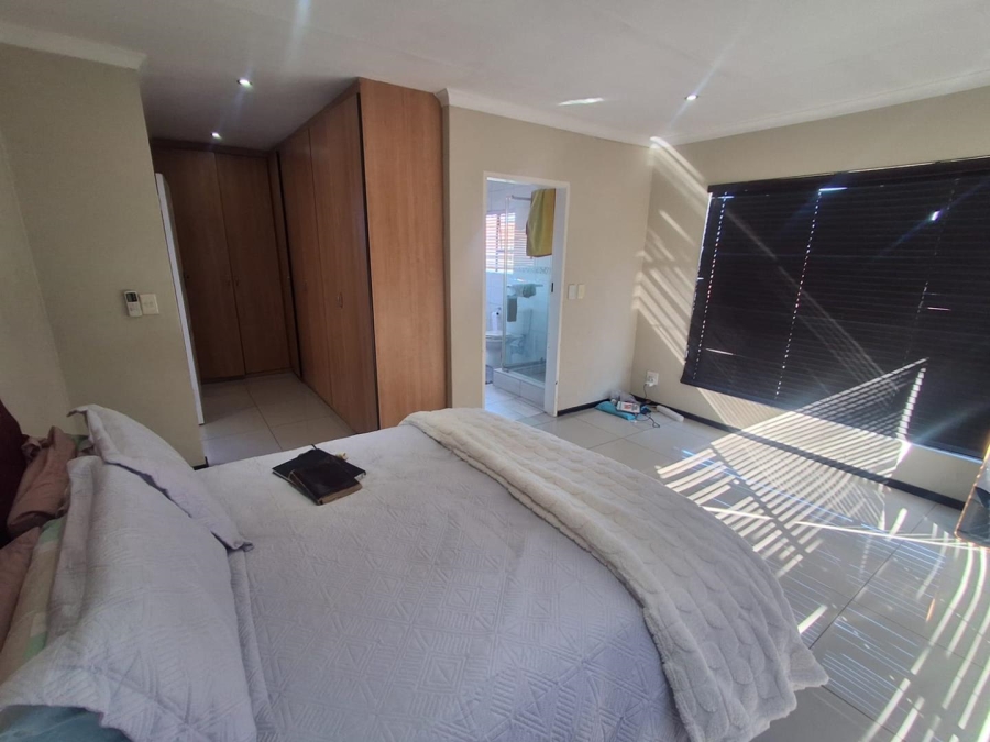 4 Bedroom Property for Sale in Bassonia Rock Gauteng