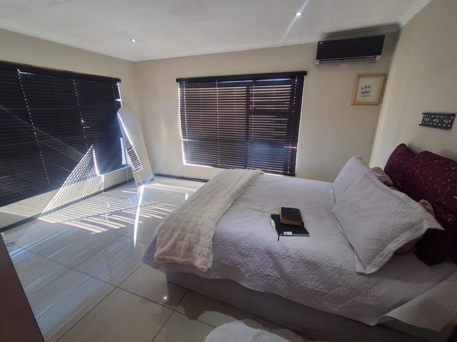4 Bedroom Property for Sale in Bassonia Rock Gauteng