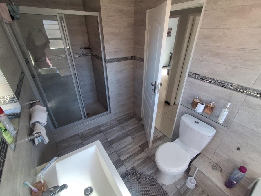 4 Bedroom Property for Sale in Bassonia Rock Gauteng