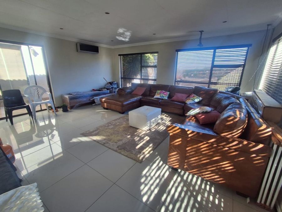4 Bedroom Property for Sale in Bassonia Rock Gauteng