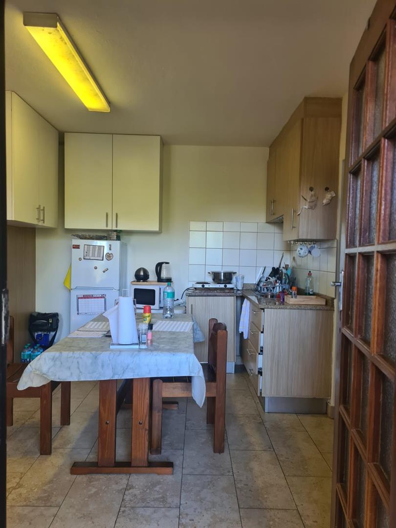 To Let 1 Bedroom Property for Rent in Waverley Gauteng