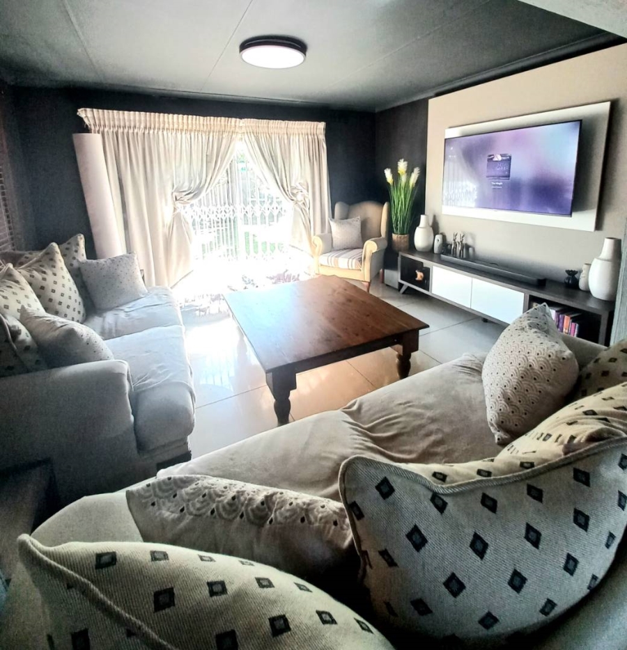 3 Bedroom Property for Sale in Sunward Park Gauteng