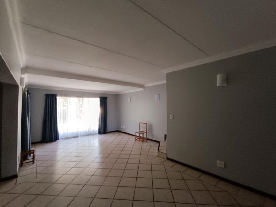 3 Bedroom Property for Sale in Eldoglen Gauteng
