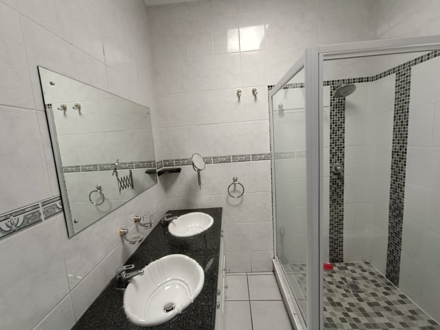 3 Bedroom Property for Sale in Eldoglen Gauteng