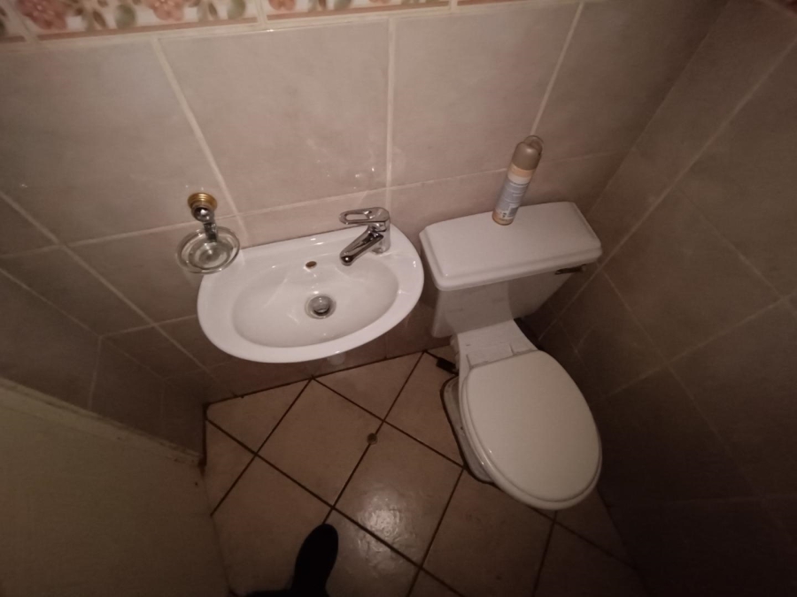 3 Bedroom Property for Sale in Eldoglen Gauteng