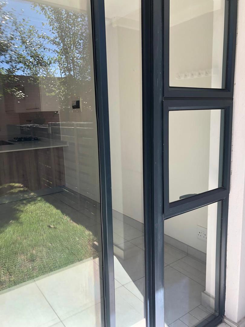 1 Bedroom Property for Sale in Modderfontein Gauteng