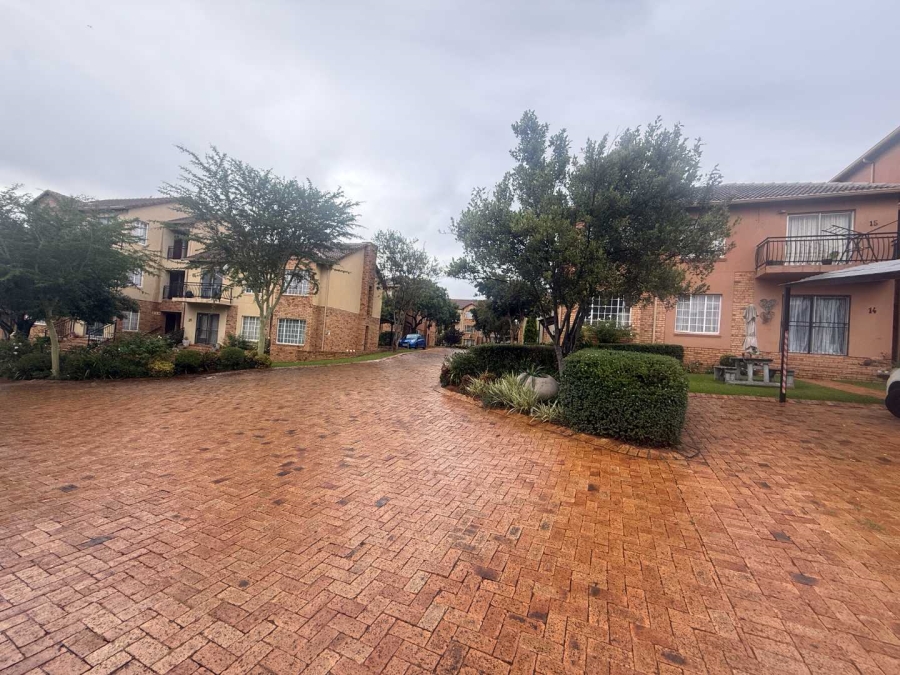 To Let 3 Bedroom Property for Rent in Noordheuwel Gauteng
