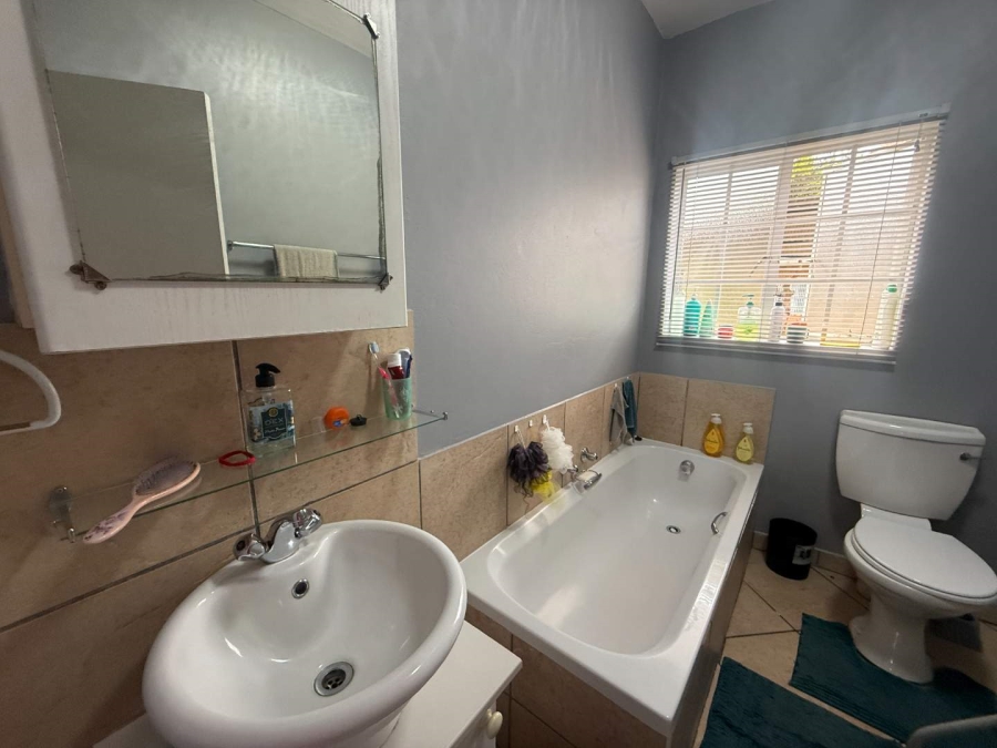 To Let 3 Bedroom Property for Rent in Noordheuwel Gauteng