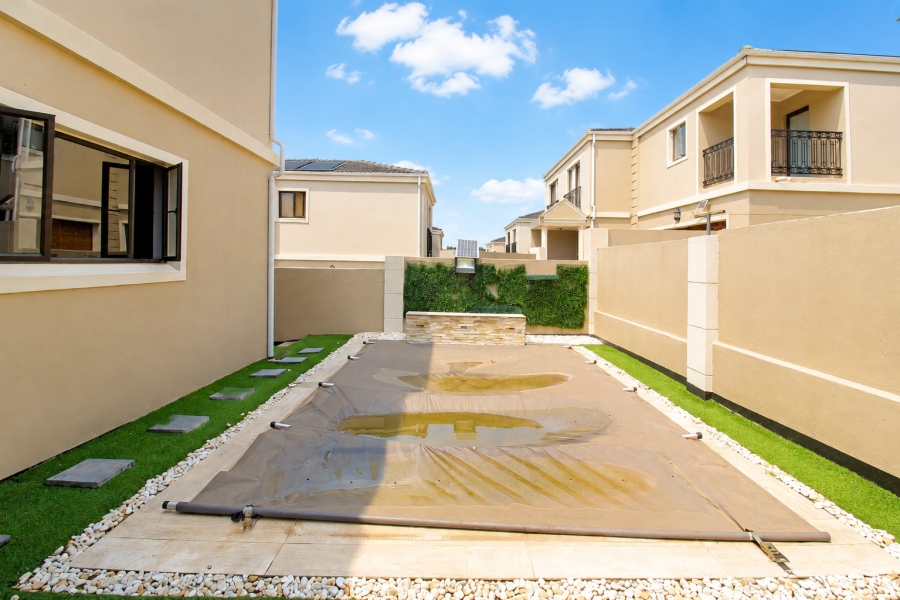 To Let 3 Bedroom Property for Rent in Fourways Gauteng