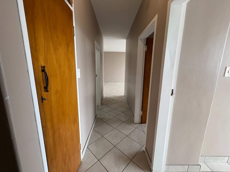 To Let 2 Bedroom Property for Rent in Constantia Kloof Gauteng