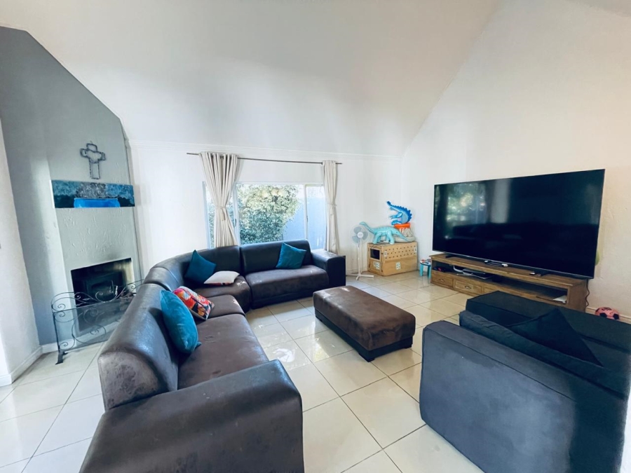 To Let 3 Bedroom Property for Rent in Cedar Lakes Gauteng