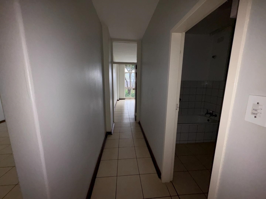 To Let 2 Bedroom Property for Rent in Constantia Kloof Gauteng