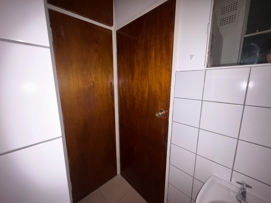 To Let 2 Bedroom Property for Rent in Constantia Kloof Gauteng