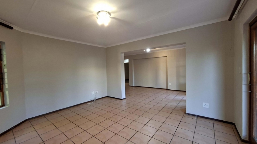 To Let 3 Bedroom Property for Rent in Beverley Gauteng