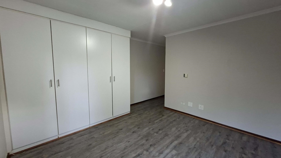 To Let 3 Bedroom Property for Rent in Beverley Gauteng