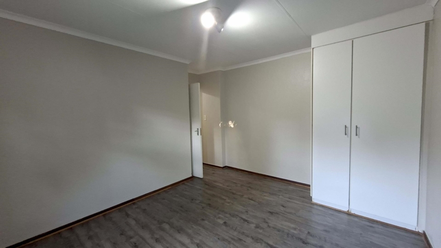 To Let 3 Bedroom Property for Rent in Beverley Gauteng