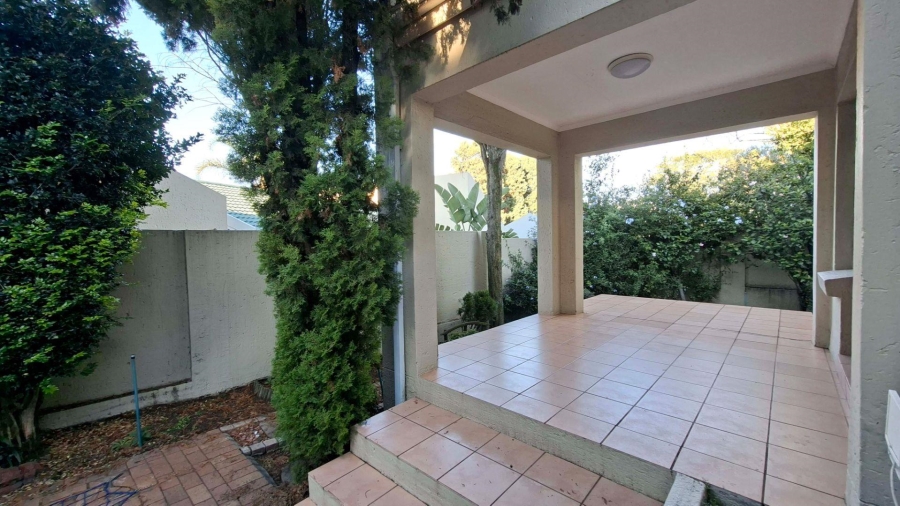 To Let 3 Bedroom Property for Rent in Beverley Gauteng