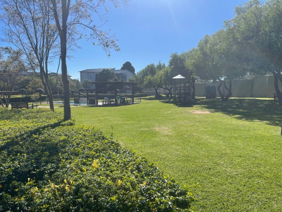 To Let 2 Bedroom Property for Rent in North Riding Gauteng