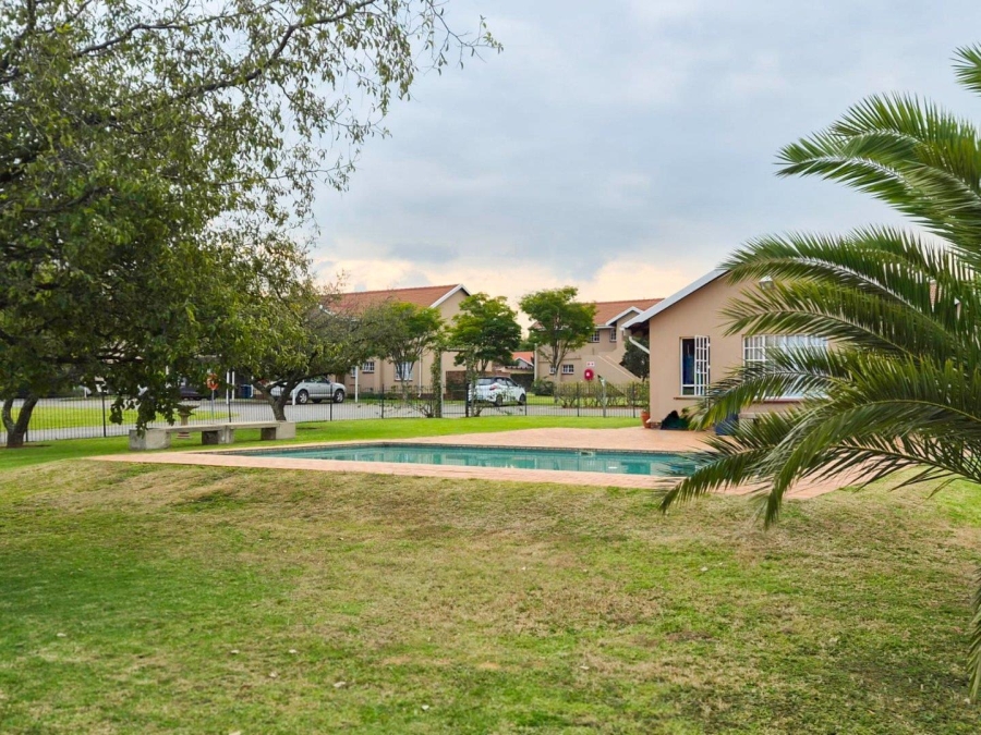To Let 2 Bedroom Property for Rent in Elardus Park Gauteng
