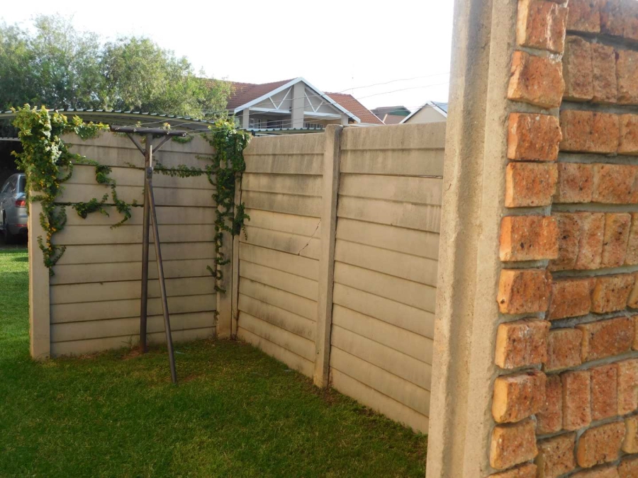 To Let 2 Bedroom Property for Rent in Elardus Park Gauteng