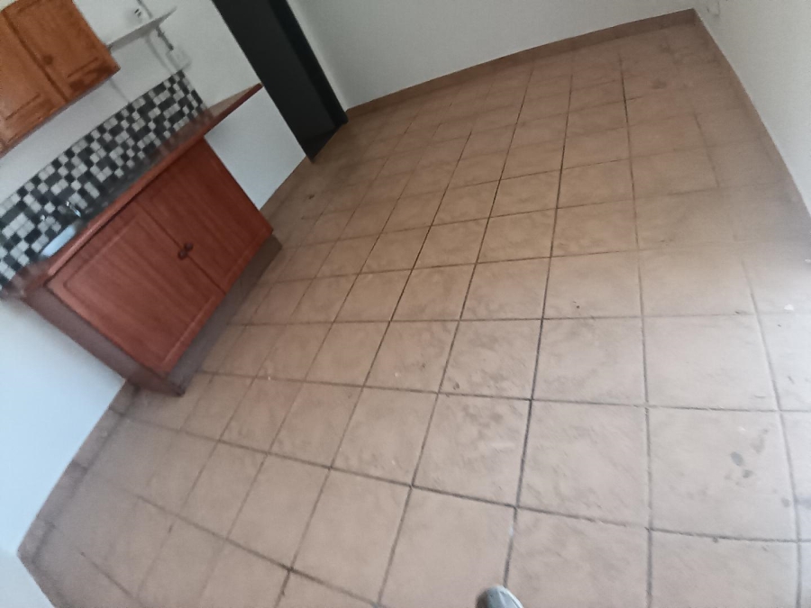 To Let 1 Bedroom Property for Rent in Queenswood Gauteng