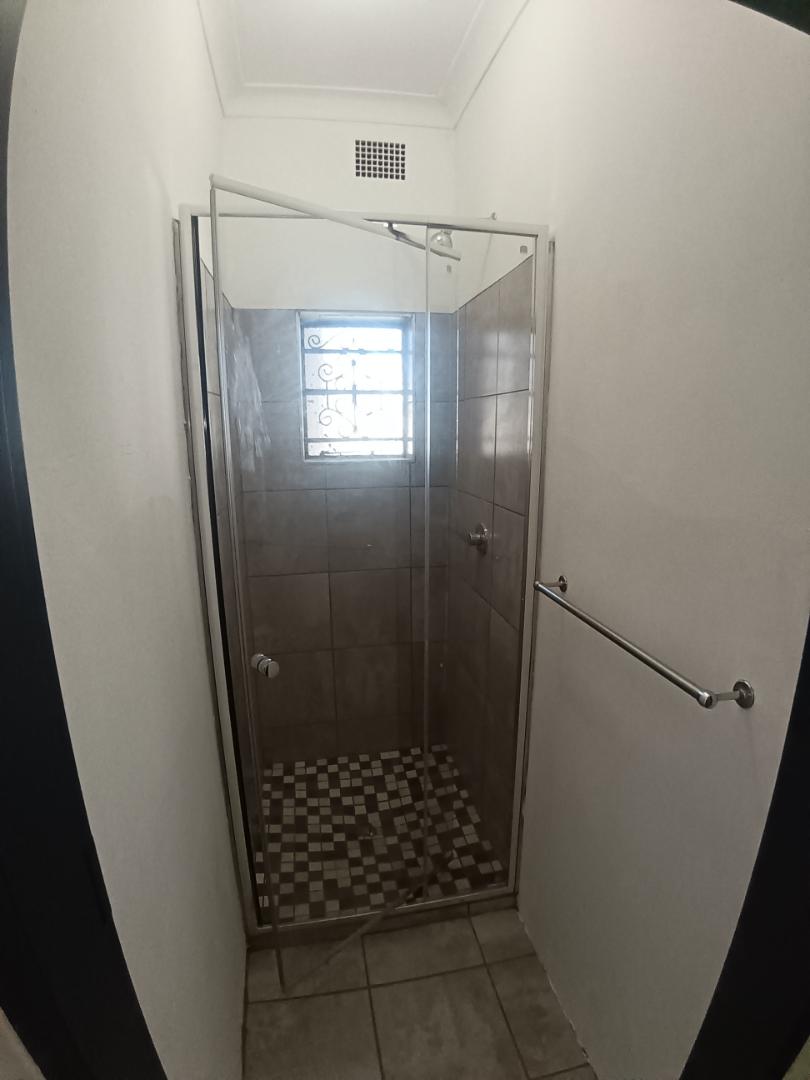 To Let 1 Bedroom Property for Rent in Queenswood Gauteng
