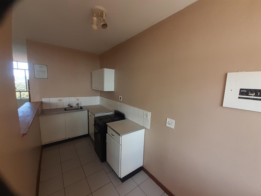 To Let 1 Bedroom Property for Rent in La Montagne Gauteng