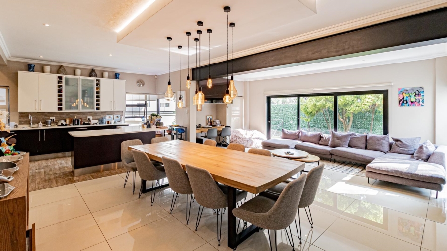 To Let 4 Bedroom Property for Rent in Woodmead Gauteng