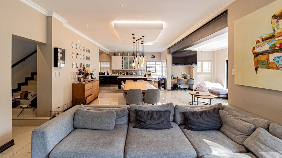 To Let 4 Bedroom Property for Rent in Woodmead Gauteng