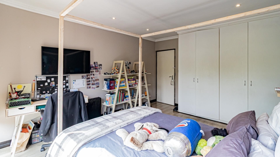 To Let 4 Bedroom Property for Rent in Woodmead Gauteng