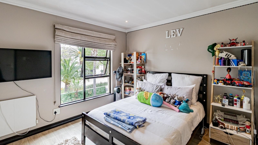 To Let 4 Bedroom Property for Rent in Woodmead Gauteng