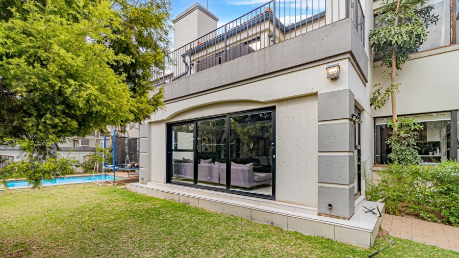 To Let 4 Bedroom Property for Rent in Woodmead Gauteng