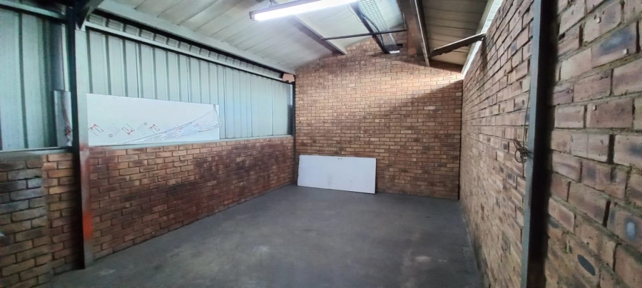 To Let Commercial Property for Rent in Benrose Gauteng