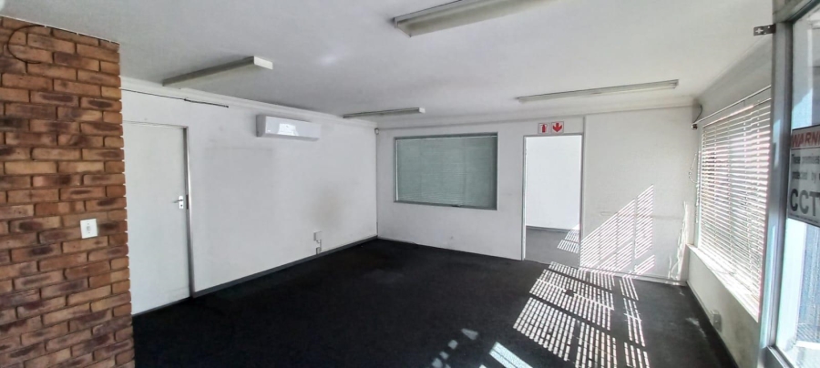 To Let Commercial Property for Rent in Benrose Gauteng