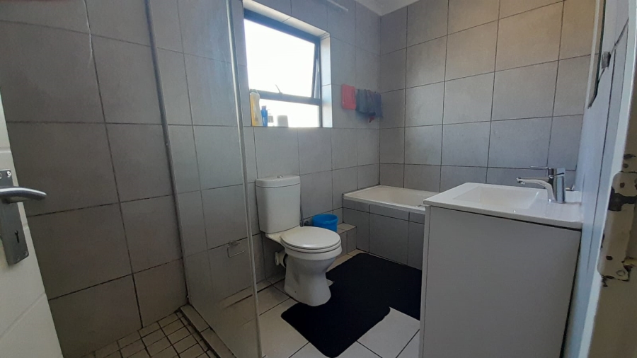 3 Bedroom Property for Sale in Terenure Gauteng