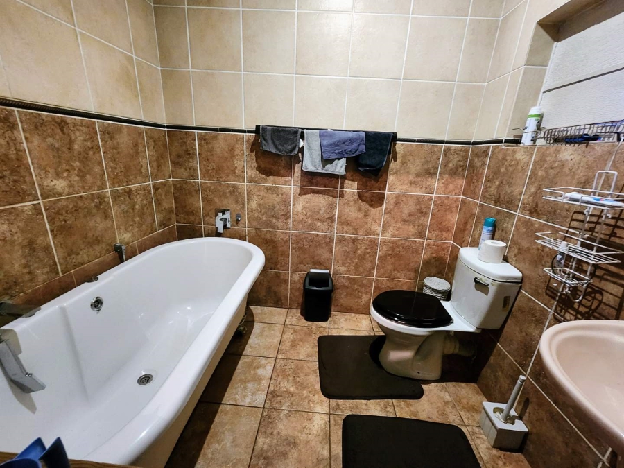 4 Bedroom Property for Sale in Villieria Gauteng