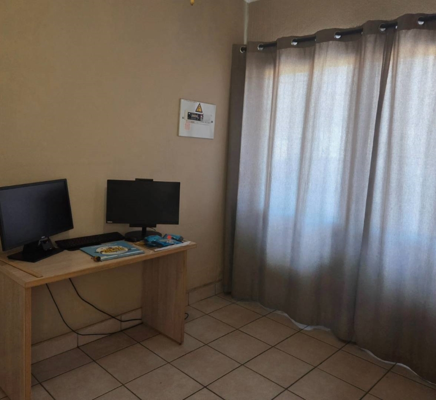 3 Bedroom Property for Sale in Verwoerdpark Gauteng