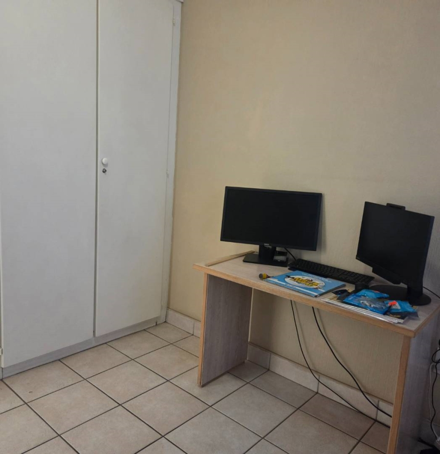3 Bedroom Property for Sale in Verwoerdpark Gauteng