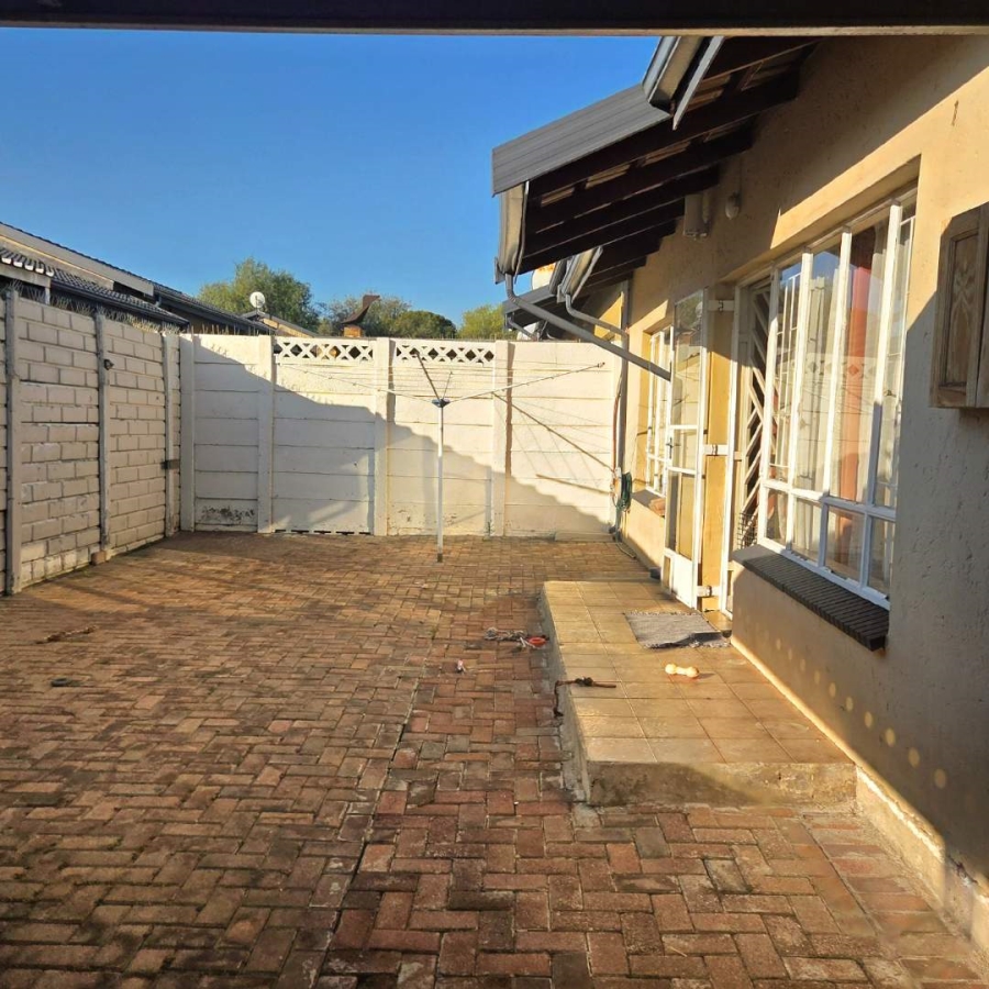 3 Bedroom Property for Sale in Verwoerdpark Gauteng