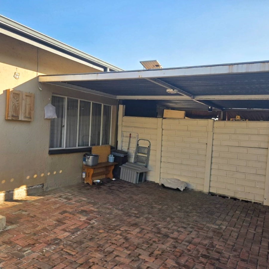 3 Bedroom Property for Sale in Verwoerdpark Gauteng
