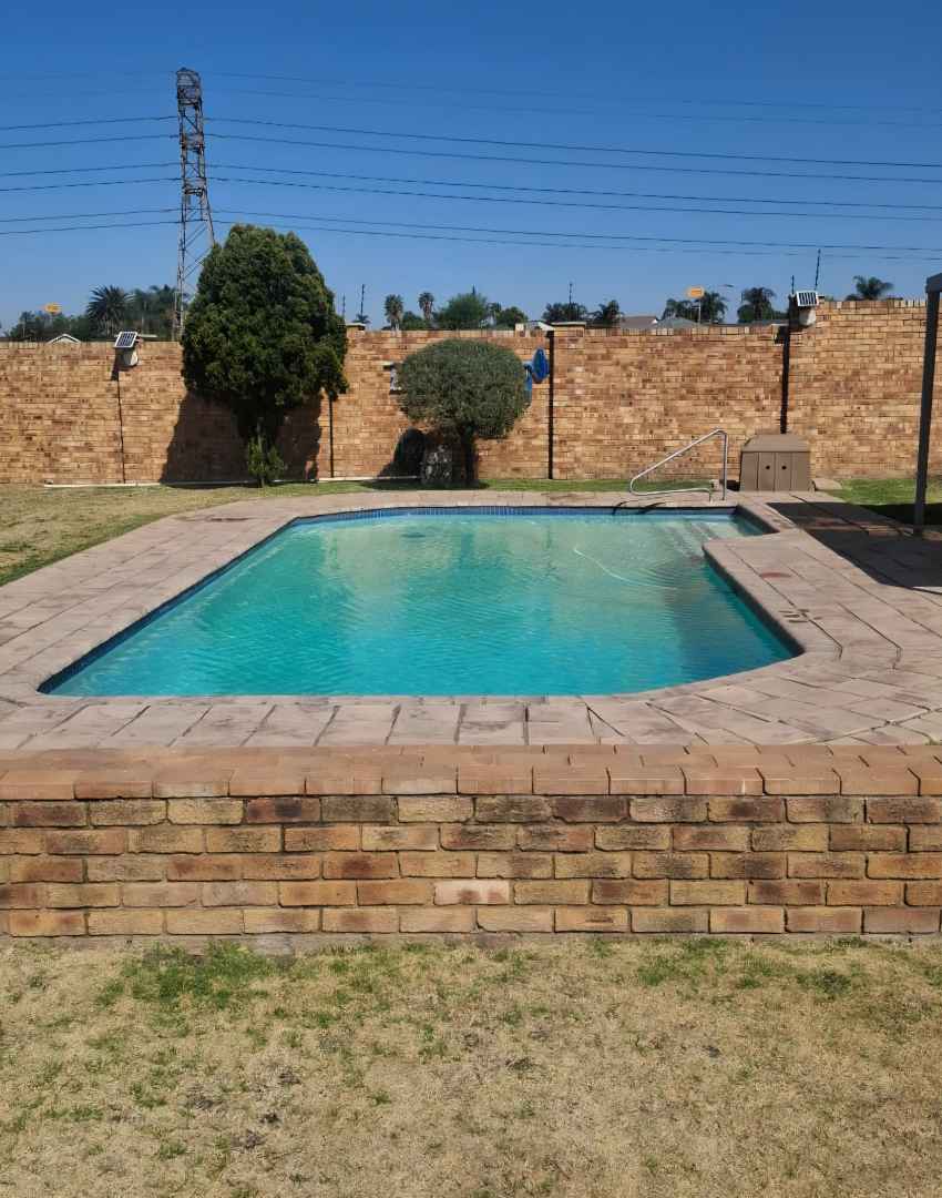 3 Bedroom Property for Sale in Verwoerdpark Gauteng