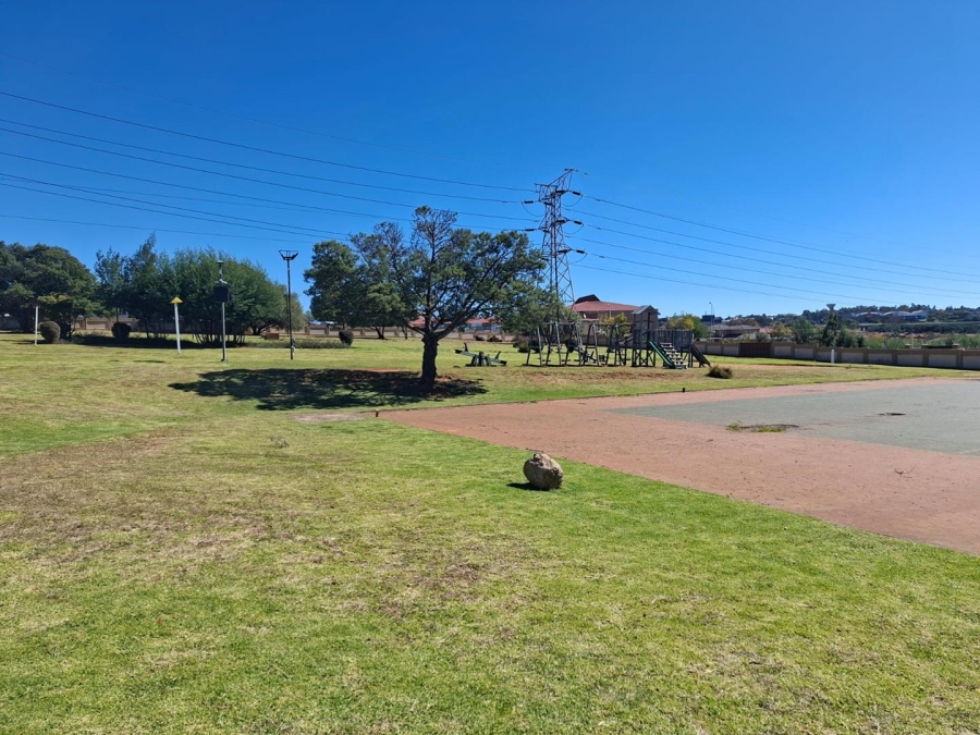 2 Bedroom Property for Sale in Mondeor Gauteng